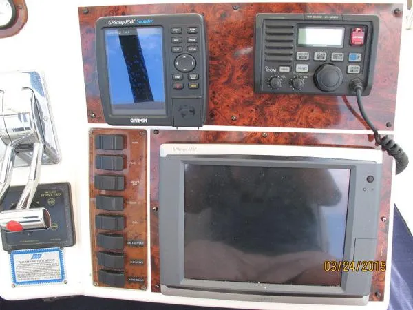 Slide: The Image of Silverton 442 Cockpit Motor Yacht Diesel 2000 - 11