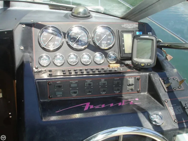 Slide: The Image of Bayliner 29 Avanti 1989 - 11