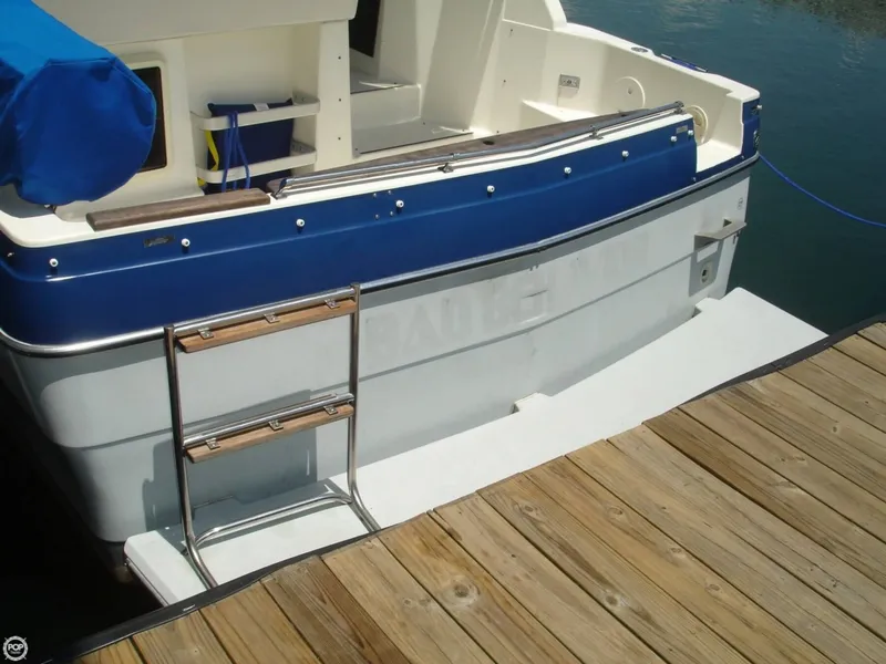 Slide: The Image of Bayliner 29 Avanti 1989 - 7