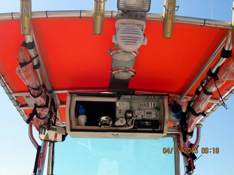 Slide: The Image of Angler 204 Center Console 1996 - 10