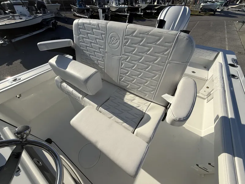 Slide: The Image of Parker Marine 230 Coastal Elite 2026 - 6