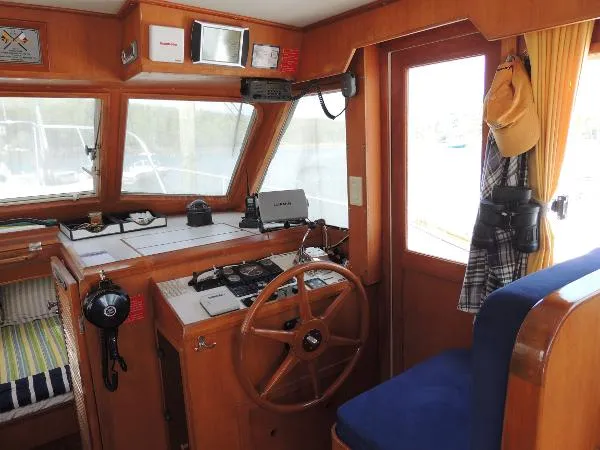Slide: The Image of Island Gypsy Europa Flybridge Sedan Trawler 2000 - 10