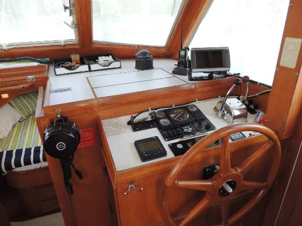 Slide: The Image of Island Gypsy Europa Flybridge Sedan Trawler 2000 - 11