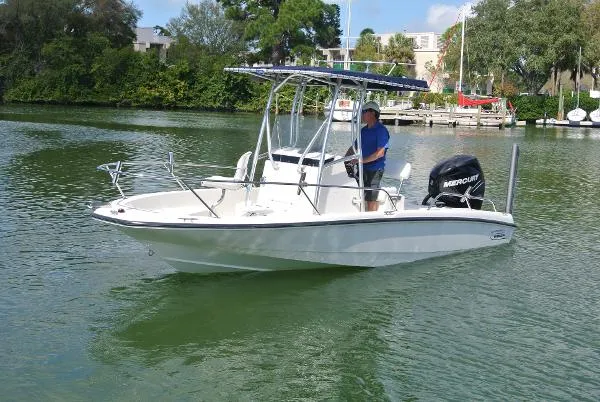 Slide: The Image of Boston Whaler Dauntless 20 w/Fishing Package 2007 - 0