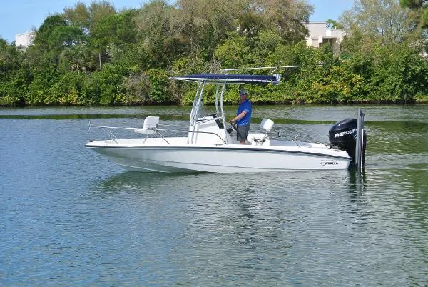 Slide: The Image of Boston Whaler Dauntless 20 w/Fishing Package 2007 - 1