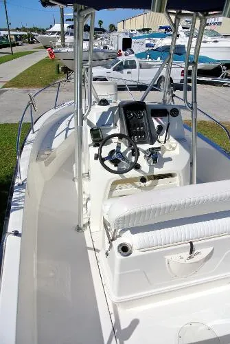 Slide: The Image of Boston Whaler Dauntless 20 w/Fishing Package 2007 - 10
