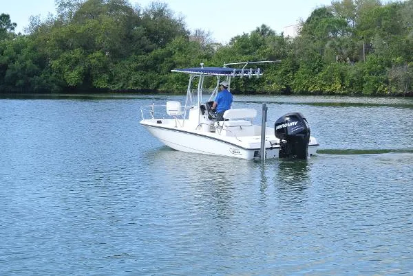 Slide: The Image of Boston Whaler Dauntless 20 w/Fishing Package 2007 - 2