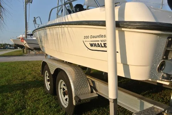 Slide: The Image of Boston Whaler Dauntless 20 w/Fishing Package 2007 - 8