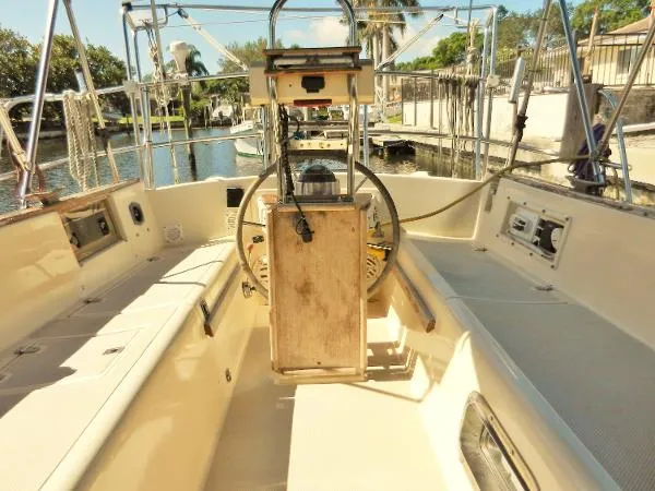 Slide: The Image of Island Packet 32 Cutter 1990 - 11