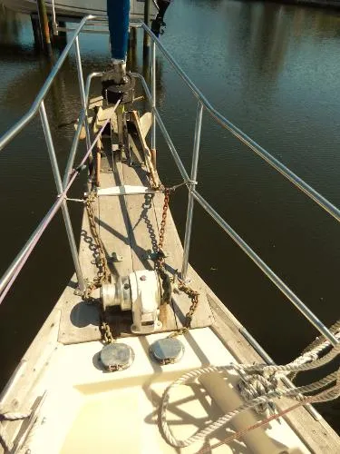 Slide: The Image of Island Packet 32 Cutter 1990 - 6