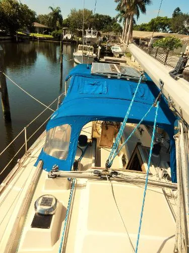 Slide: The Image of Island Packet 32 Cutter 1990 - 8