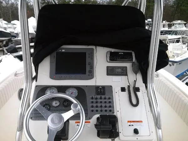 Slide: The Image of Hydra-Sports 2400 CC Vector 2005 - 1