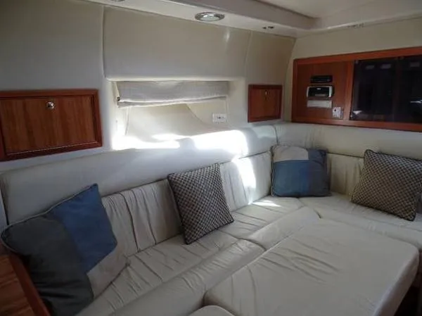 Slide: The Image of Wellcraft 400 Riviera 2004 - 1
