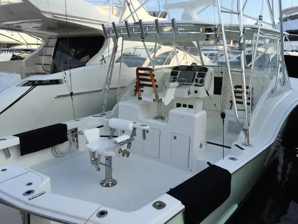 Slide: The Image of Out Island 38 Express Fisherman 2008 - 8