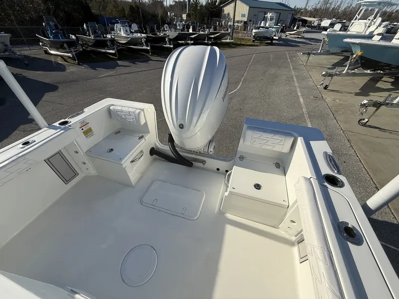 Slide: The Image of Parker Marine 230 Coastal Elite 2026 - 15