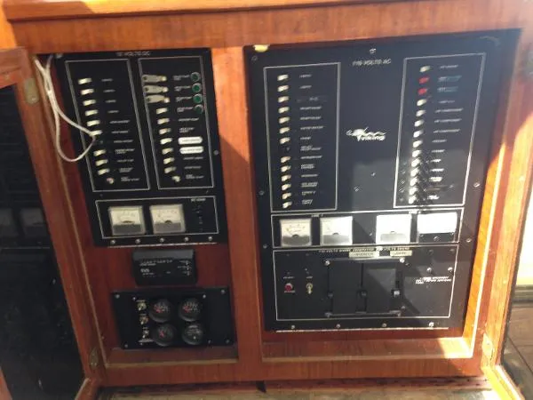 Slide: The Image of Viking 48 Convertible 1986 - 9