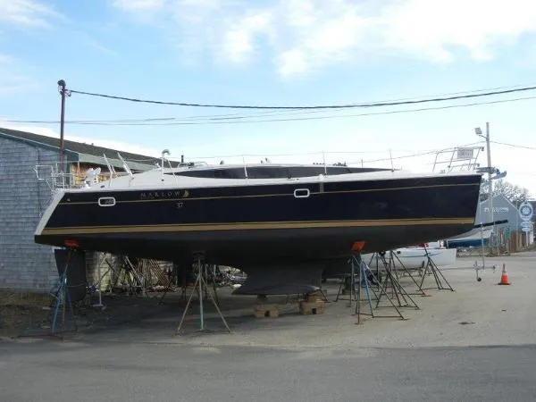 Slide: The Image of Hunter 37 In Stock 2016 - 0