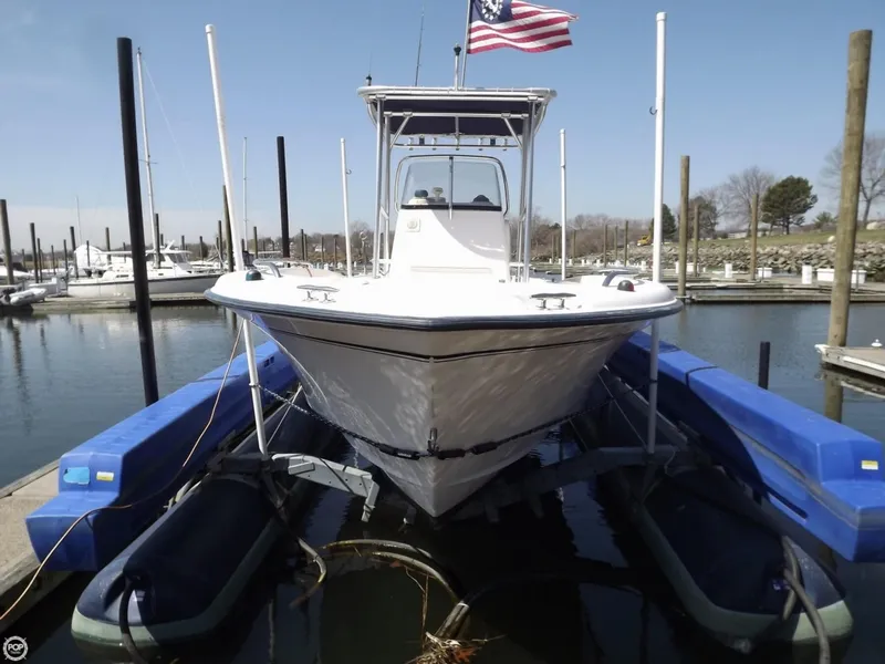 Slide: The Image of Grady-White 222 Fisherman 2002 - 3
