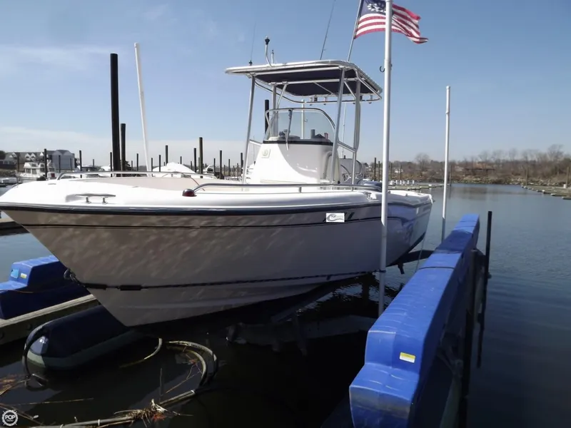 Slide: The Image of Grady-White 222 Fisherman 2002 - 4
