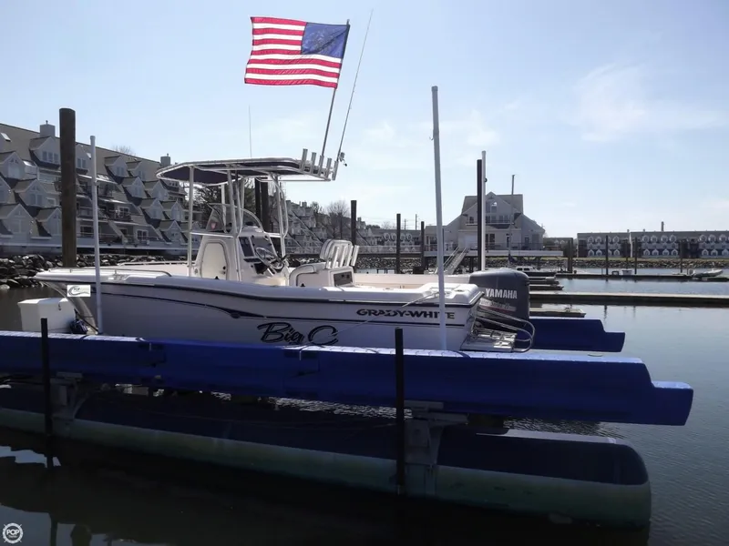 Slide: The Image of Grady-White 222 Fisherman 2002 - 5