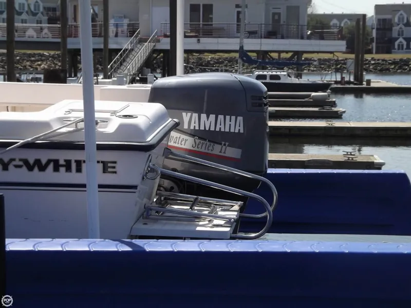 Slide: The Image of Grady-White 222 Fisherman 2002 - 6