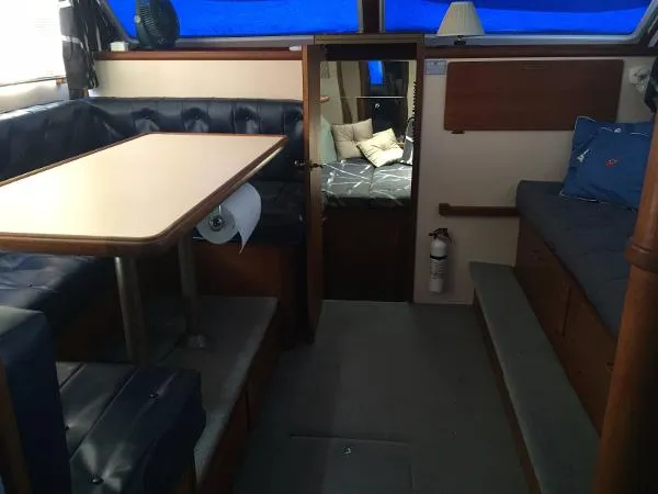 Slide: The Image of Tollycraft 30 Sport Cruiser 1988 - 11
