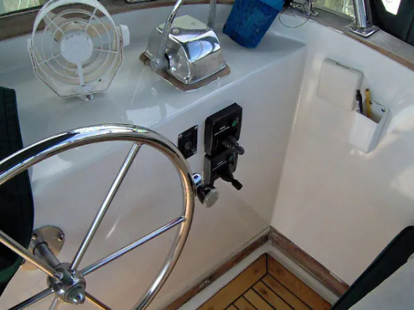 Slide: The Image of Marine Trader 38 Double Cabin Trawler 1998 - 8