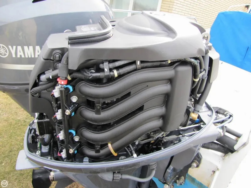 Slide: The Image of Boston Whaler 21 Outrage Guardian 1972 - 4