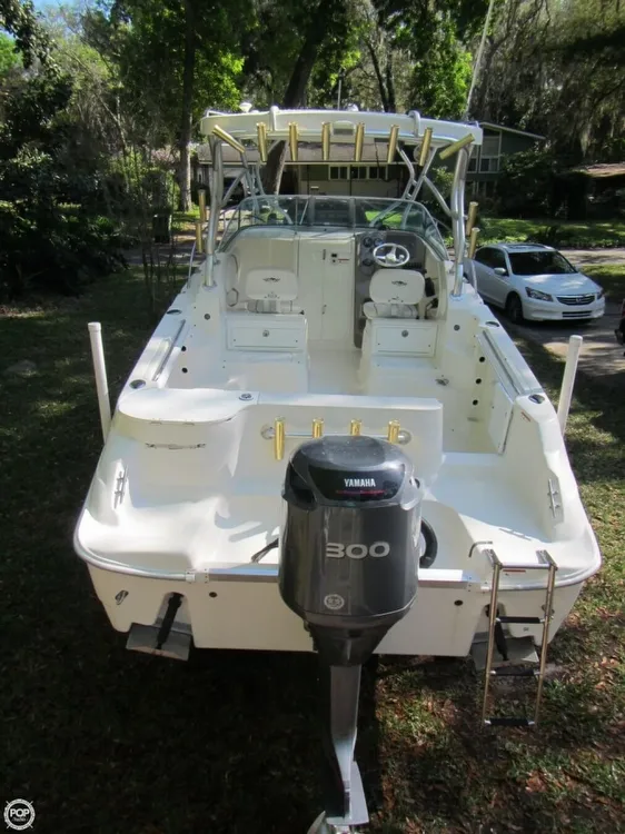 Slide: The Image of Wellcraft 252 Coastal 2004 - 4
