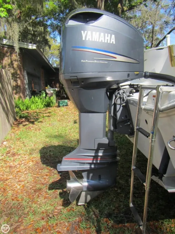 Slide: The Image of Wellcraft 252 Coastal 2004 - 5