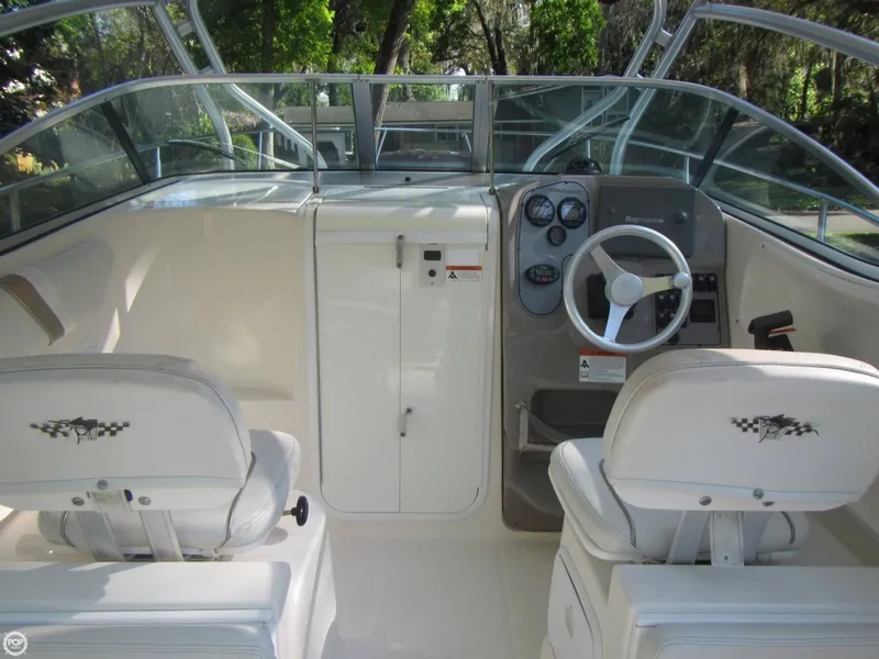 Slide: The Image of Wellcraft 252 Coastal 2004 - 9