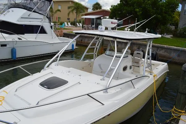 Slide: The Image of Boston Whaler 320 Outrage Cuddy Cabin 2008 - 10