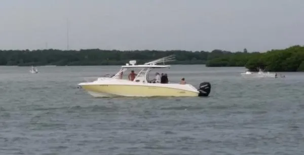 Slide: The Image of Boston Whaler 320 Outrage Cuddy Cabin 2008 - 8