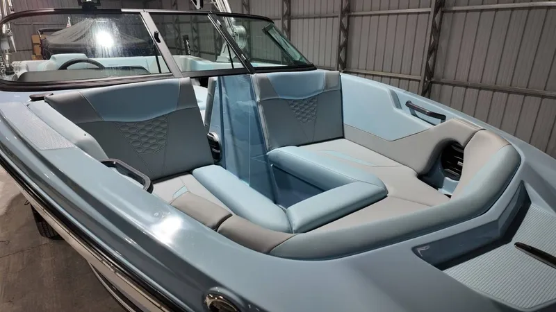 Slide: The Image of MasterCraft NXT22 2026 - 21