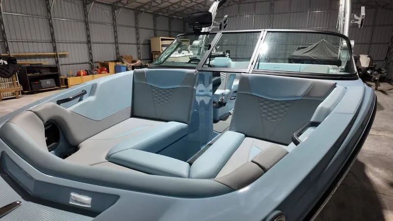 Slide: The Image of MasterCraft NXT22 2026 - 31