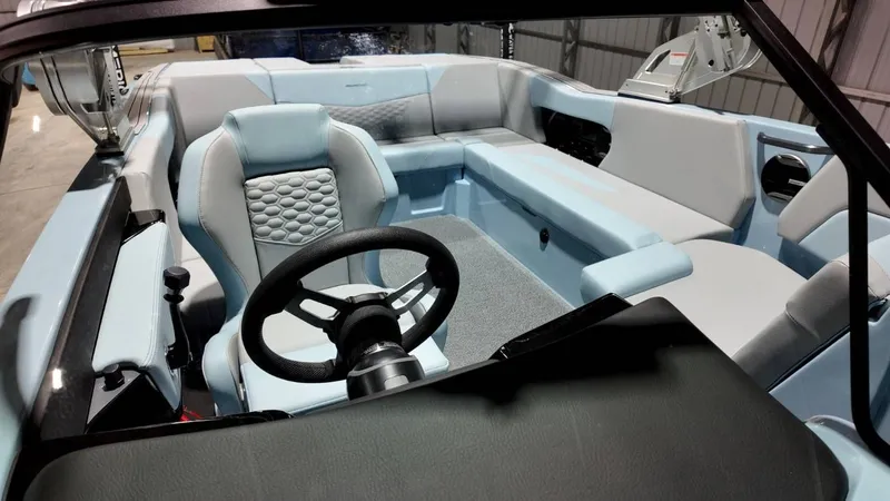 Slide: The Image of MasterCraft NXT22 2026 - 32