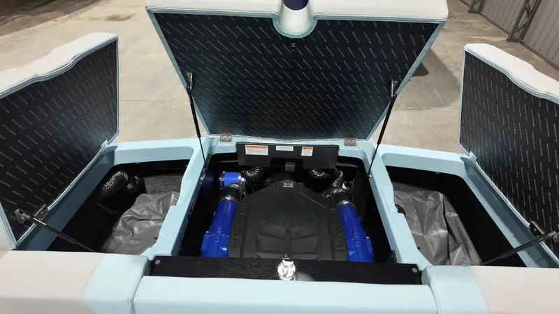 Slide: The Image of MasterCraft NXT22 2026 - 70