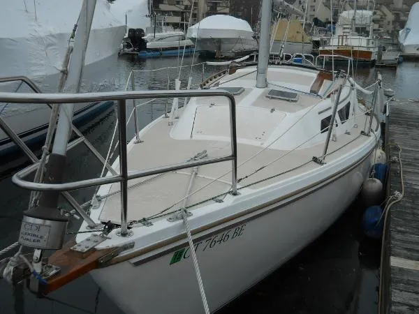 Slide: The Image of Catalina 27 Tall Rig 1985 - 1