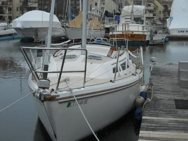 Slide: The Image of Catalina 27 Tall Rig 1985 - 4
