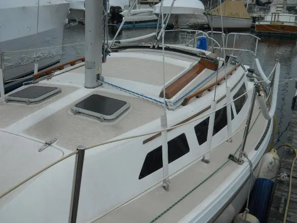 Slide: The Image of Catalina 27 Tall Rig 1985 - 6