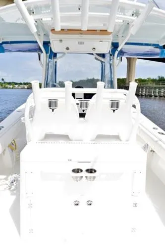 Slide: The Image of Regulator Marine 34 Center Console 2014 - 3