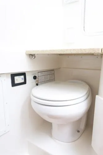 Slide: The Image of Regulator Marine 34 Center Console 2014 - 8