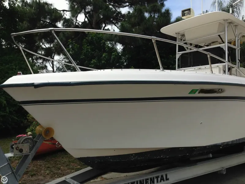 Slide: The Image of Grady-White 24/Fisherman Center Console 1986 - 4
