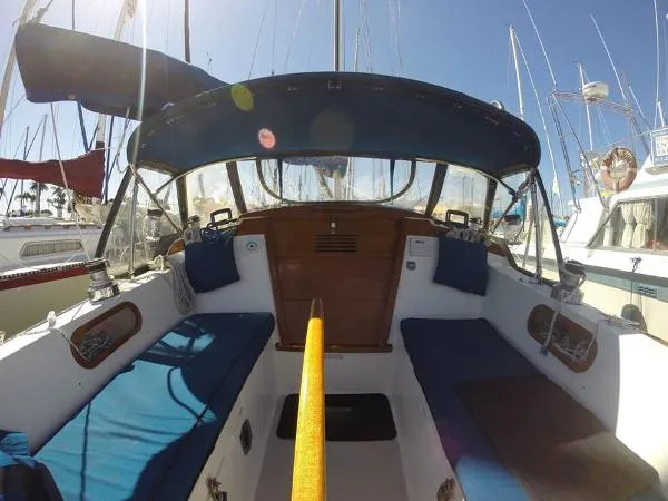 Slide: The Image of Catalina 30 1984 - 3