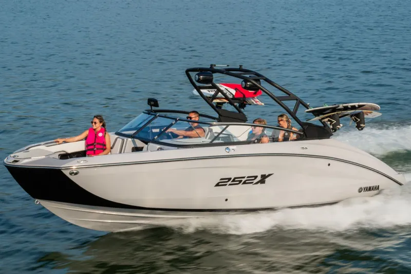 Slide: The Image of Yamaha 252XE 2026 - 8