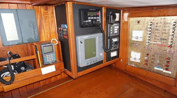 Slide: The Image of Vagabond 47 1982 - 11