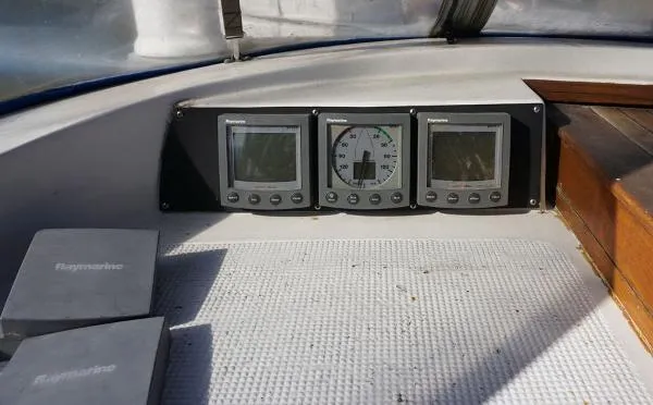 Slide: The Image of Vagabond 47 1982 - 7