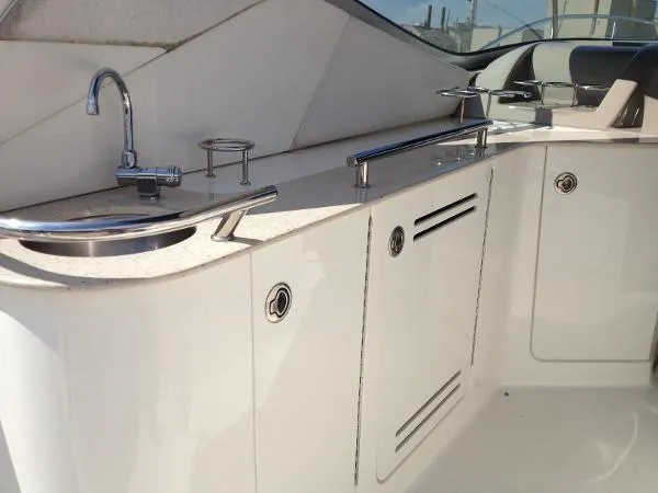 Slide: The Image of Sea Ray 330/310 Sundancer AXIUS 2008 - 8