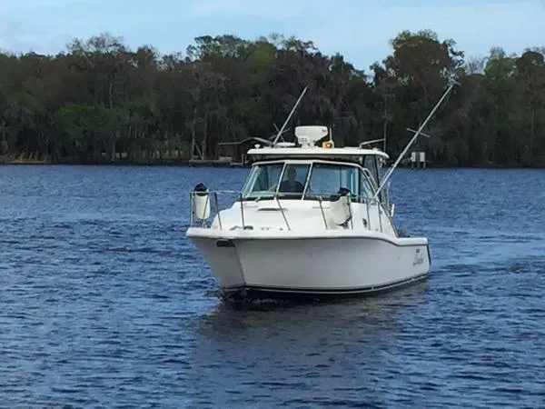 Slide: The Image of Pursuit 3370 Offshore 2004 - 10