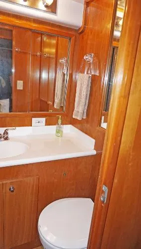 Slide: The Image of Navigator 48 Classic Pilothouse 2003 - 11